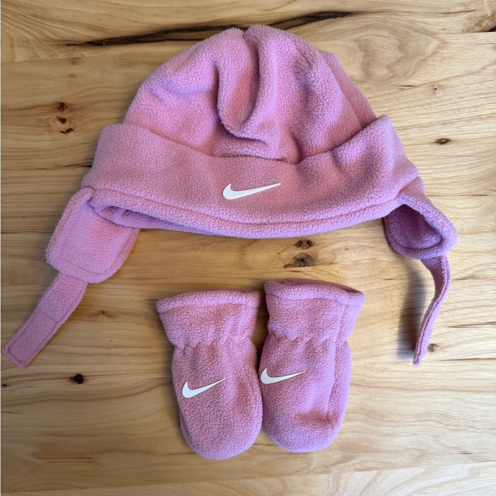 Infant Nike Swoosh Fleece Cap & Mittens Set